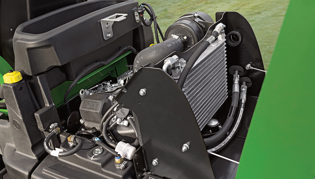 2550 E-Cut™ Hybrid Diesel Triplex Mower Liquid-cooled diesel engine