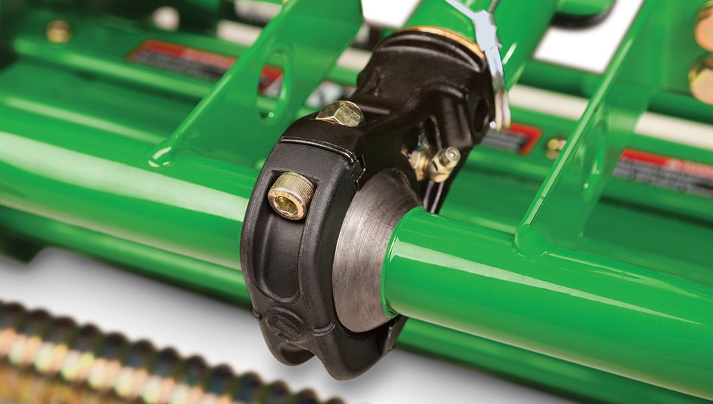 The 2550 PrecisionCut™ Diesel Triplex Mower ball-joint design