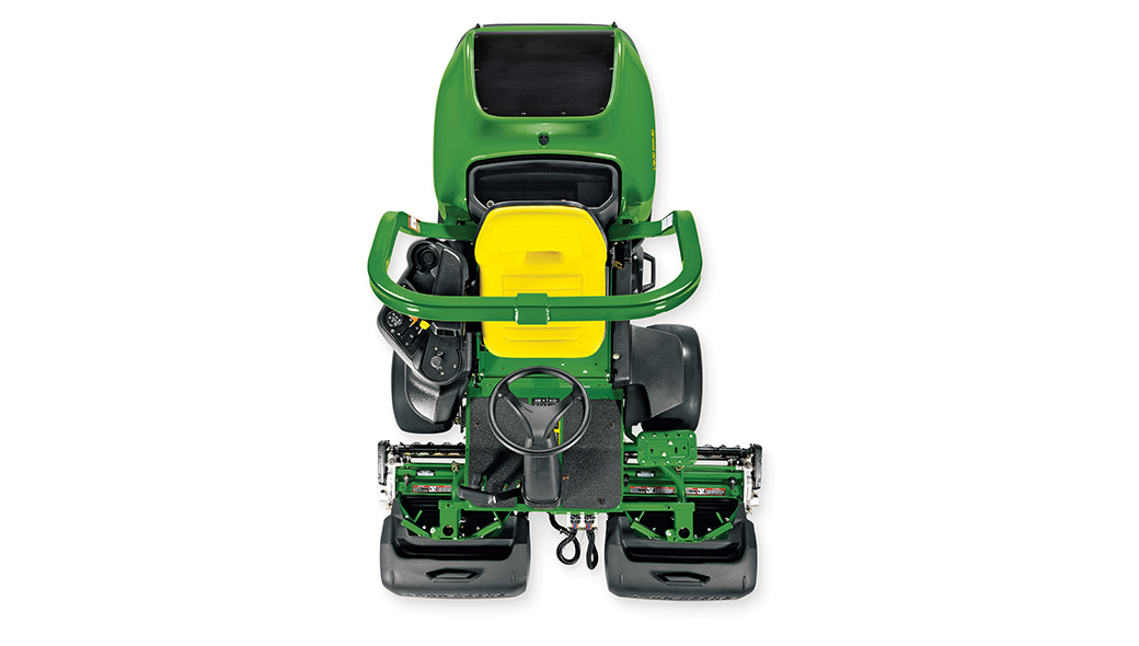 2550 PrecisionCut™ Diesel Triplex Mower offset cutting unit design