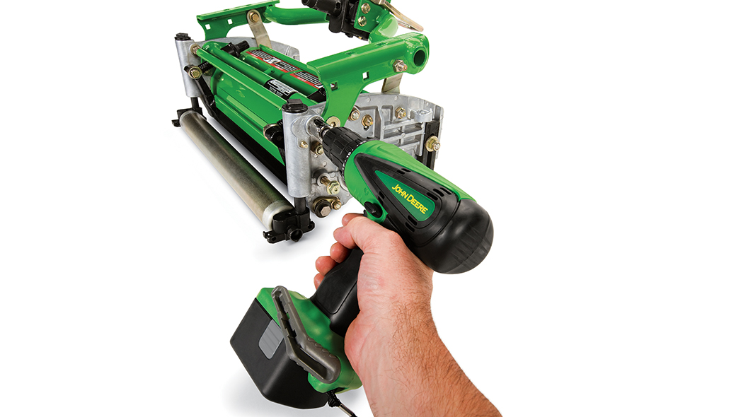 6080A PrecisionCut™'s Speed Link Height-of-Cut System