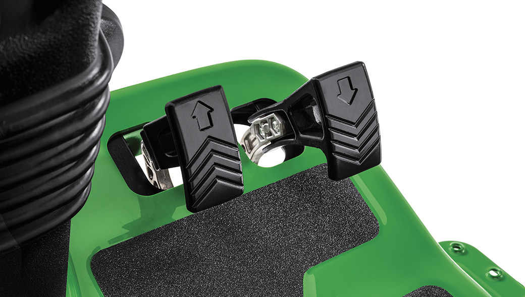 Close up of 6500A PrecisionCut dual foot pedals