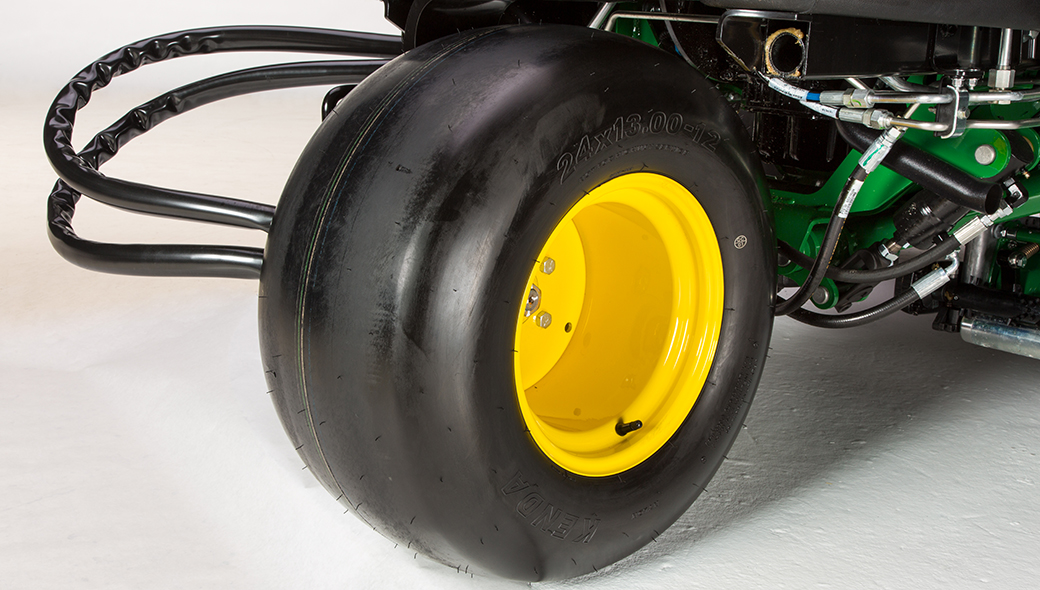 Close up of eHydro™ with standard GRIP All Wheel Drive (AWD) on the 6700A PrecisionCut™